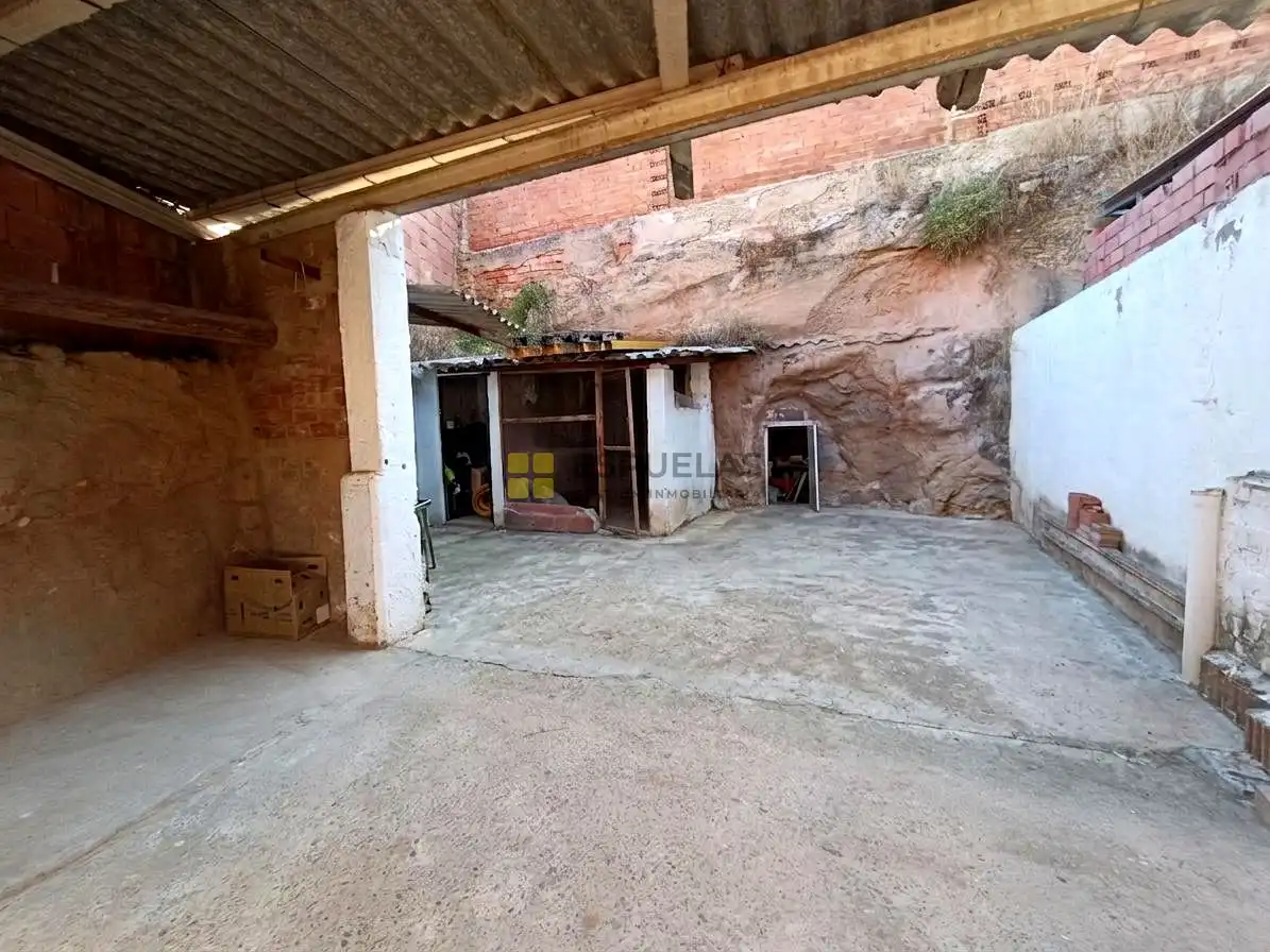 Gewerbefläche zum Verkauf in Calle Santa Marina 60