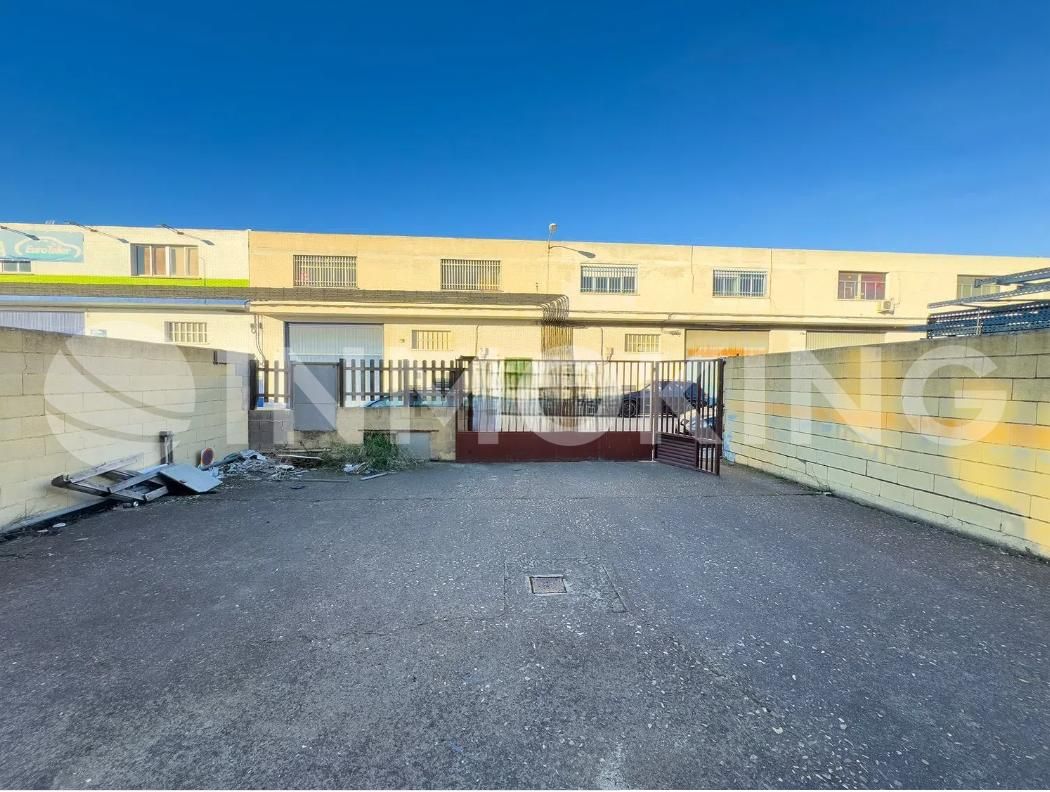 Vista exterior de Nau industrial de lloguer en Getafe amb Calefacció