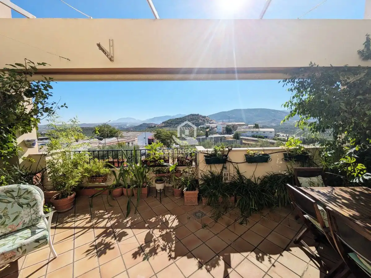 Vista exterior de Casa o xalet en venda en Jaén amb Aire condicionat, Terrassa i Traster