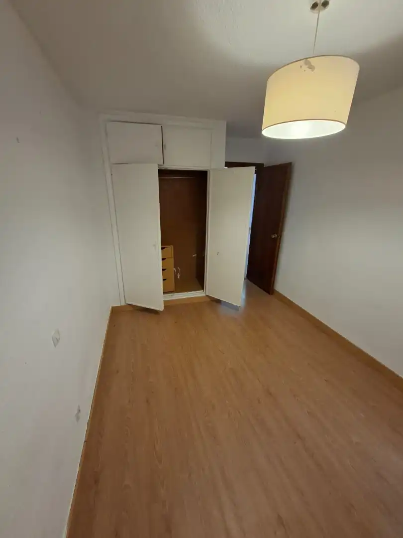 Bedroom of Flat for sale in Torrelodones  with Air Conditioner, Heating and Parquet flooring