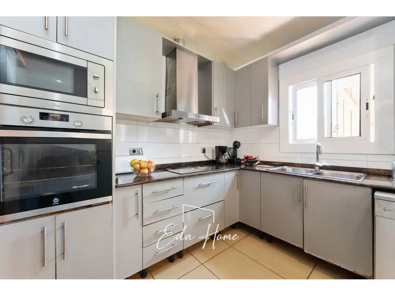 Cocina de Casa o chalet en venta en Canyelles con Aire acondicionado, Calefacción y Jardín privado