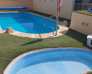 Piscina de Casa o xalet en venda en El Carpio amb Terrassa i Piscina