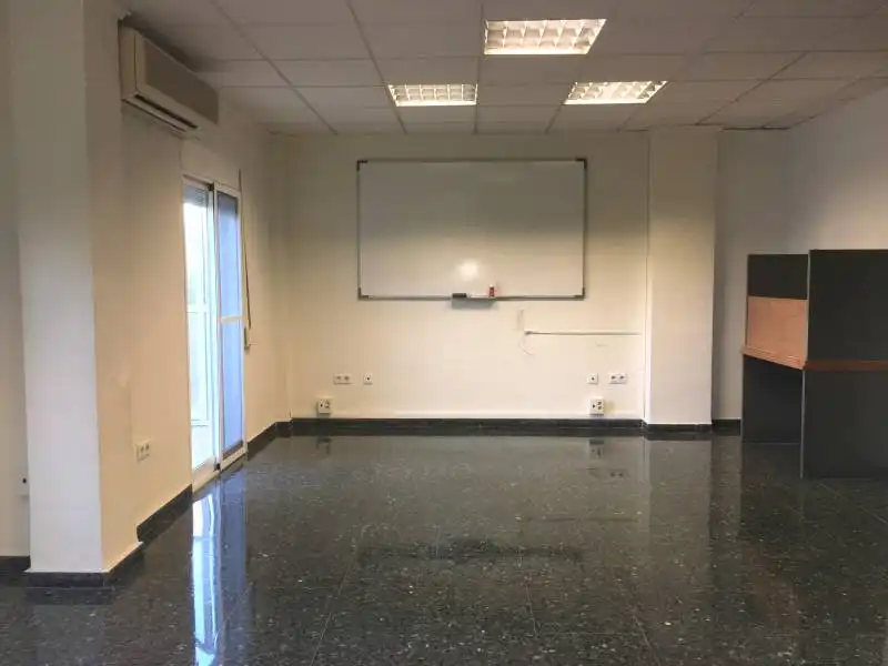 Oficina de alquiler en Valencia