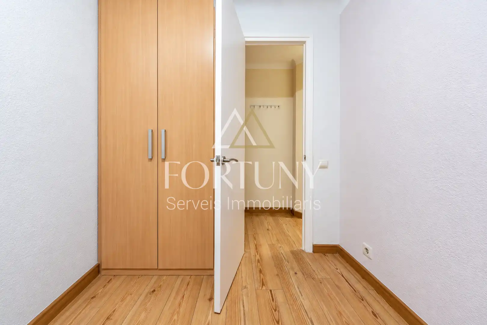 Bedroom of Flat for sale in Mestral 