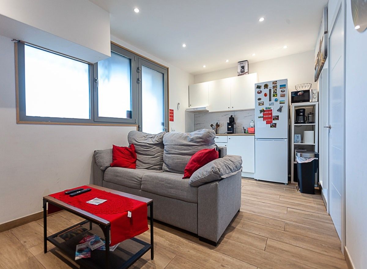 Living room of Premises for sale in L'Hospitalet de Llobregat