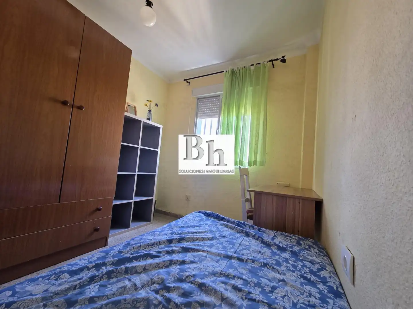 Habitación de Piso de alquiler en Málaga con Terraza y Amueblado