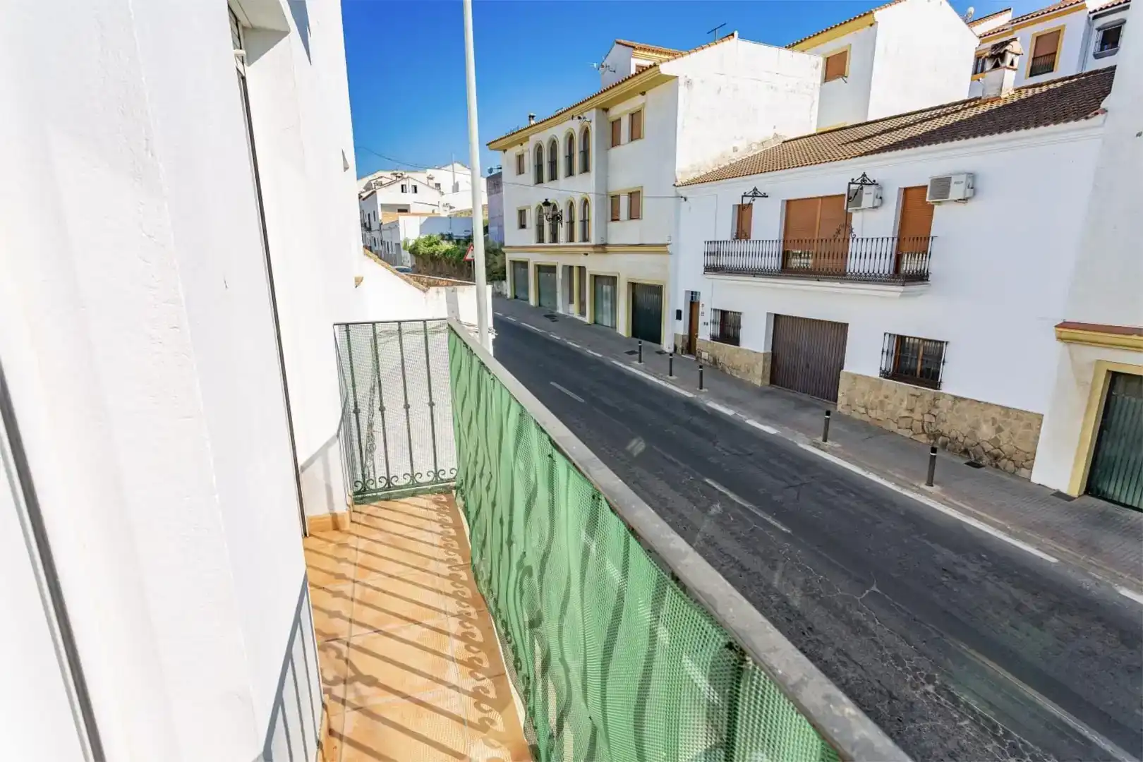 Vista exterior de Pis en venda en Jimena de la Frontera amb Aire condicionat i Balcó