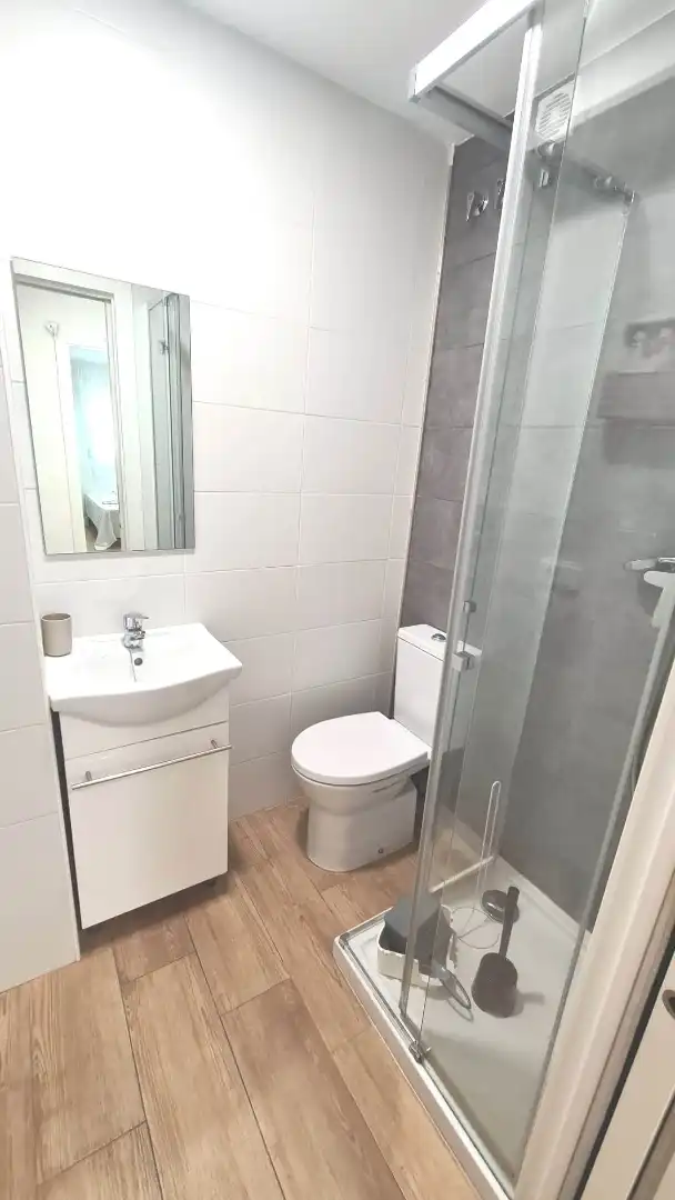 Badezimmer von Wohnung zur Miete in Valencia mit Klimaanlage, Möbliert und Ofen