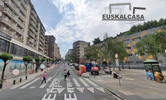Vista exterior de Traster en venda en Bilbao 