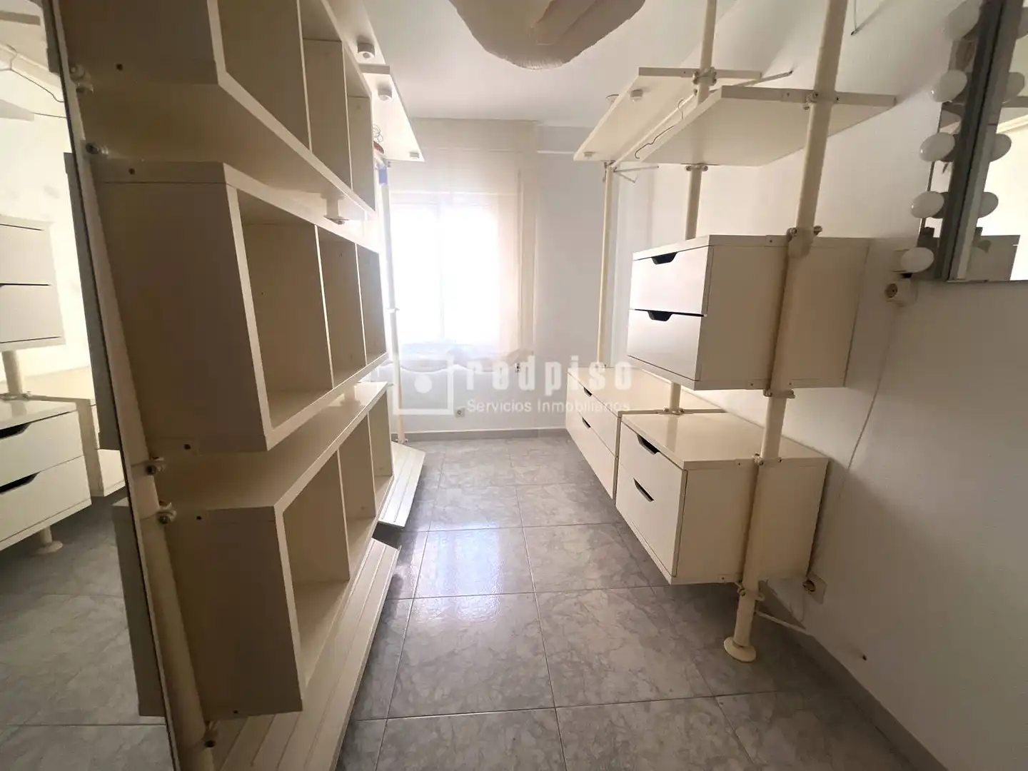 Bedroom of Flat for rent in Sevilla  with Air Conditioner and Private garden