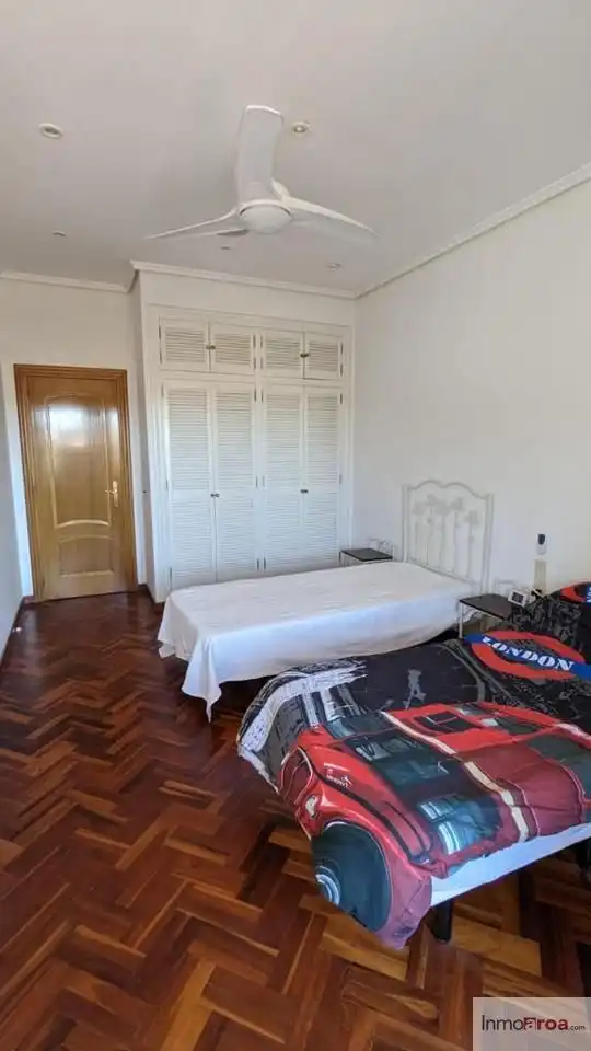 Schlafzimmer von Haus oder Chalet zur Miete in Riba-roja de Túria mit Klimaanlage, Heizung und Privatgarten