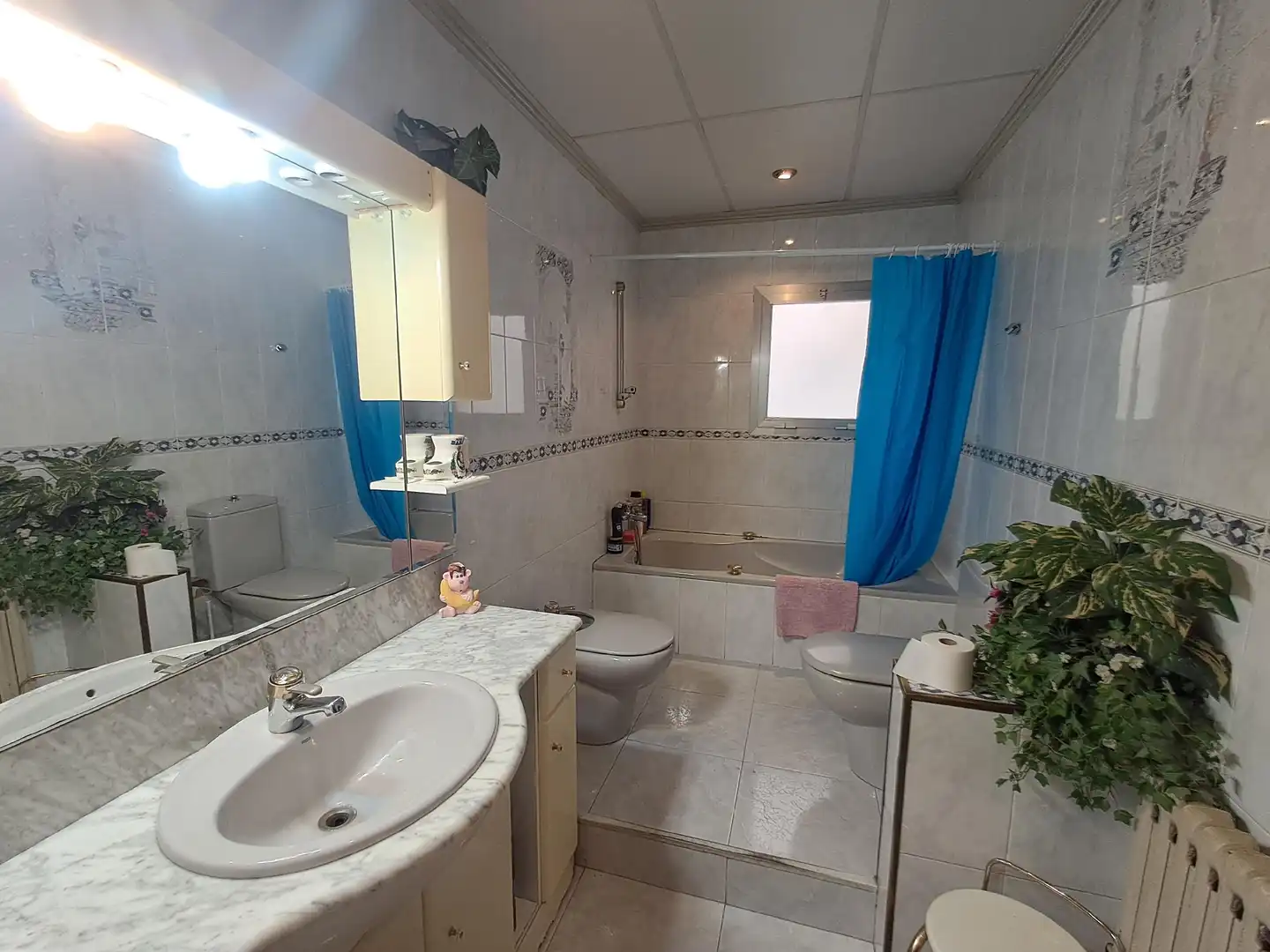 Badezimmer von Wohnung zum Verkauf in Lleida mit Klimaanlage, Heizung und Abstellraum