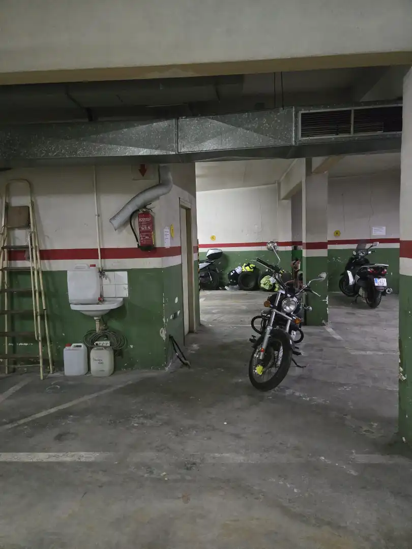 Parkplatz von Garage zum Verkauf in Badalona