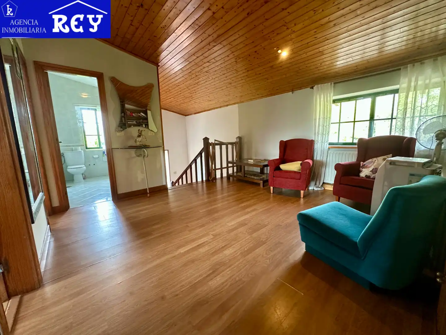 Sala d'estar de Casa o xalet en venda en Ames amb Calefacció, Jardí privat i Parquet