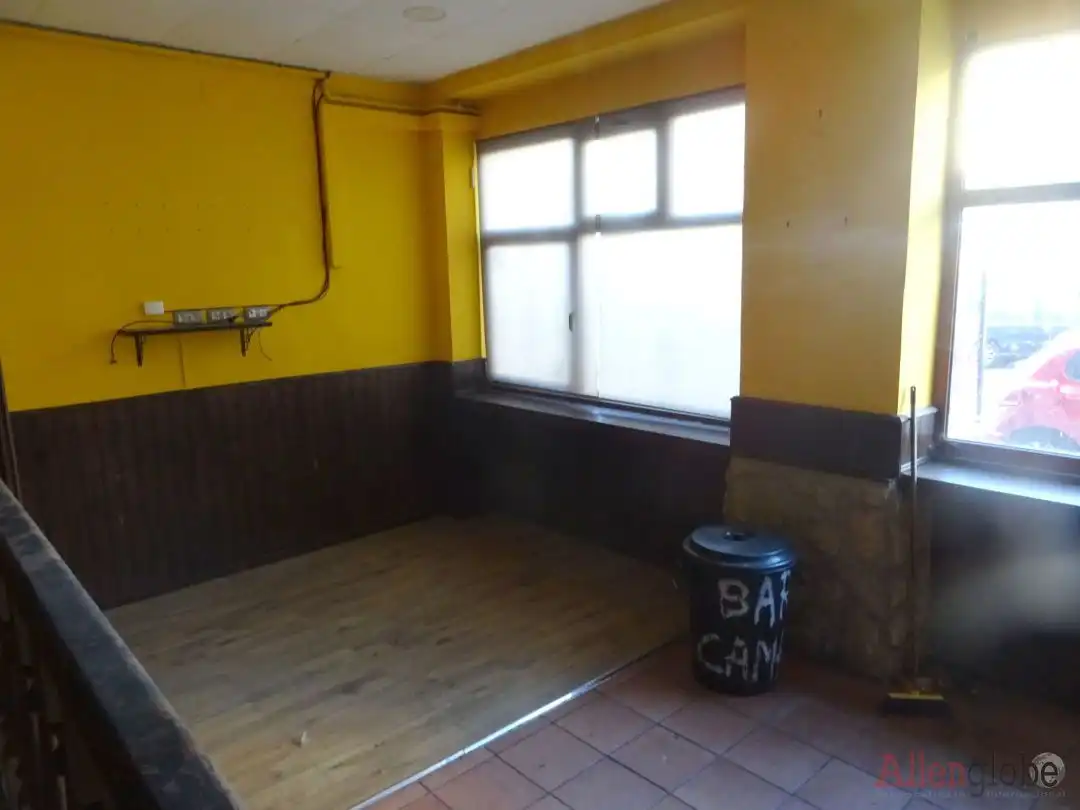 Local en venta en Oviedo 