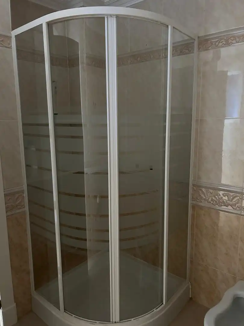 Baño de Piso en venta en Mengíbar con Aire acondicionado, Calefacción y Trastero