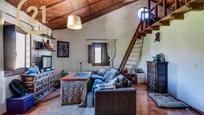 Wohnzimmer von Country house zum verkauf in Monda mit Privatgarten, Terrasse und Schwimmbad