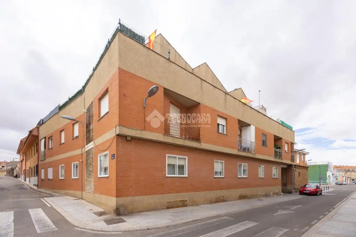 Exterior view of Flat for sale in Villares de la Reina  with Heating