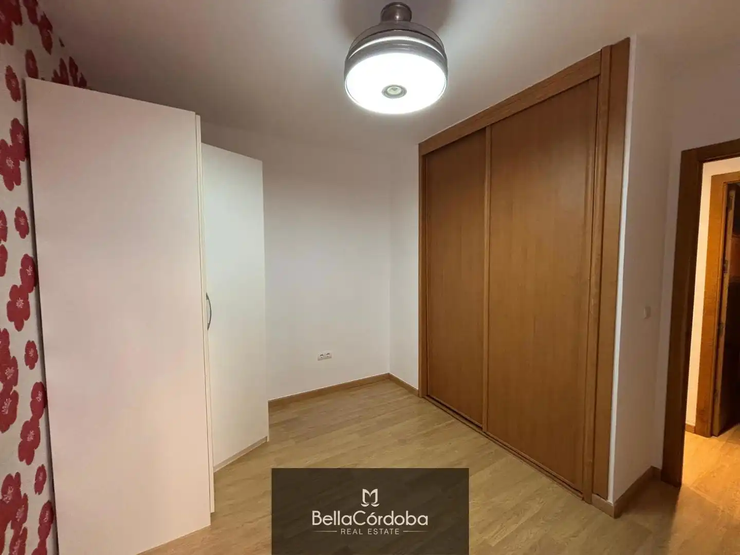 Schlafzimmer von Wohnung zur Miete in Córdoba mit Klimaanlage, Heizung und Terrasse