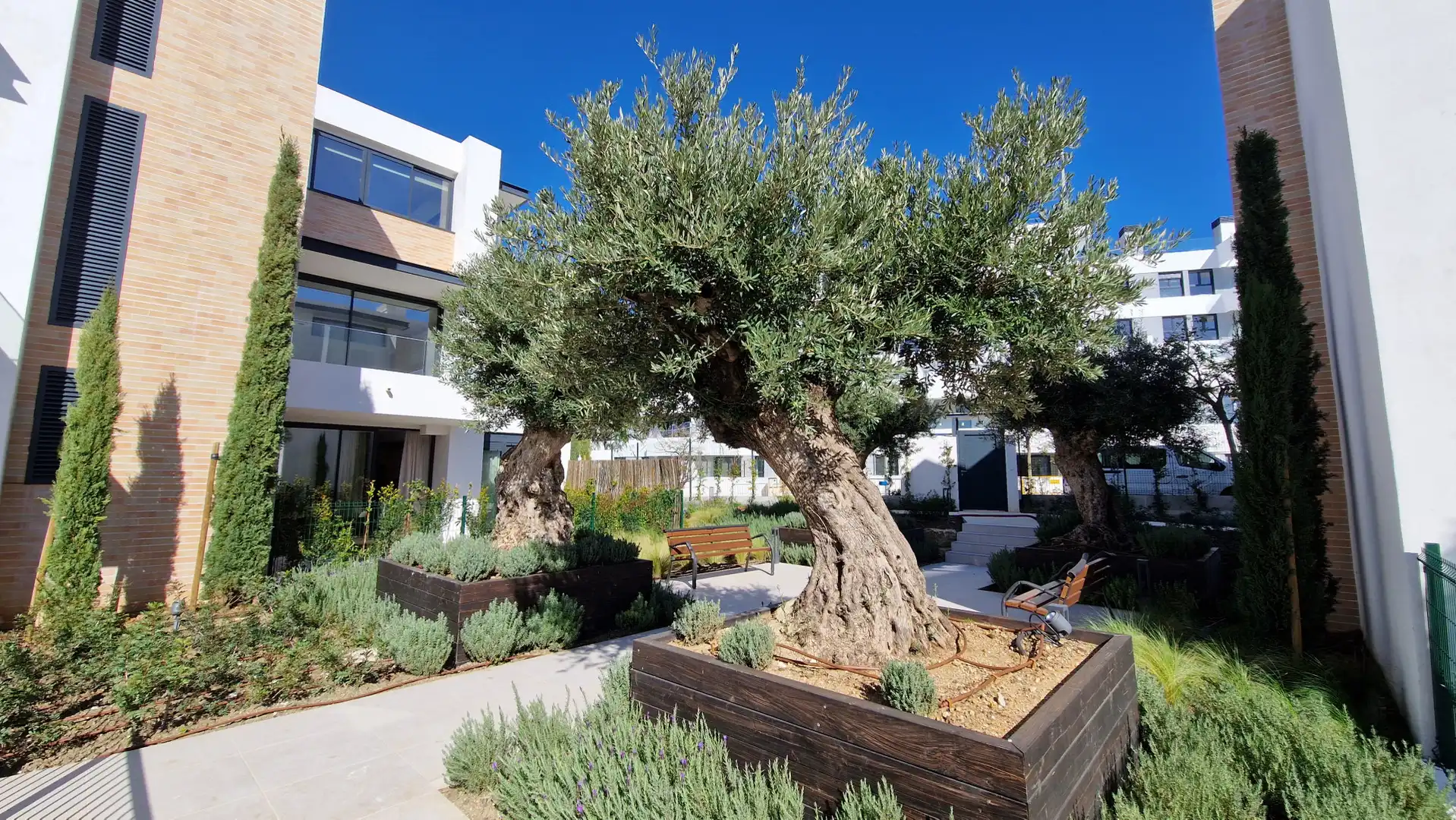 Vista exterior de Planta baja en venta en Estepona con Aire acondicionado, Jardín privado y Terraza
