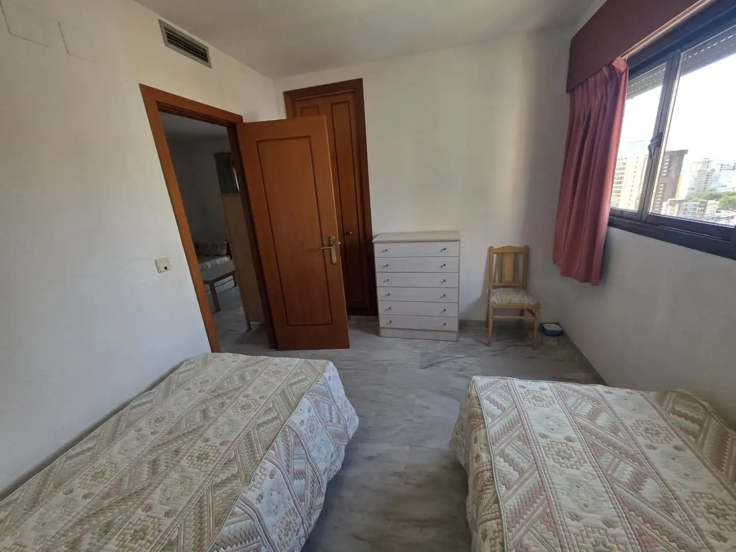 Schlafzimmer von Wohnung zum Verkauf in Benidorm mit Klimaanlage, Heizung und Möbliert