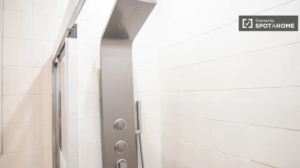 Bathroom of Flat for share in Moncloa - Aravaca