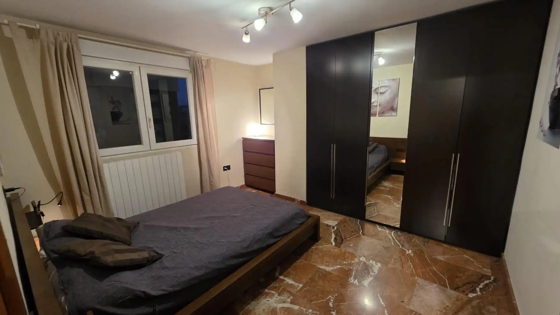 Bedroom of Flat for rent in Granada  with Air Conditioner, Heating and Furnished