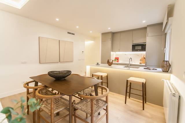 Piso en Venta en Calle CAVA BAJA en Palacio