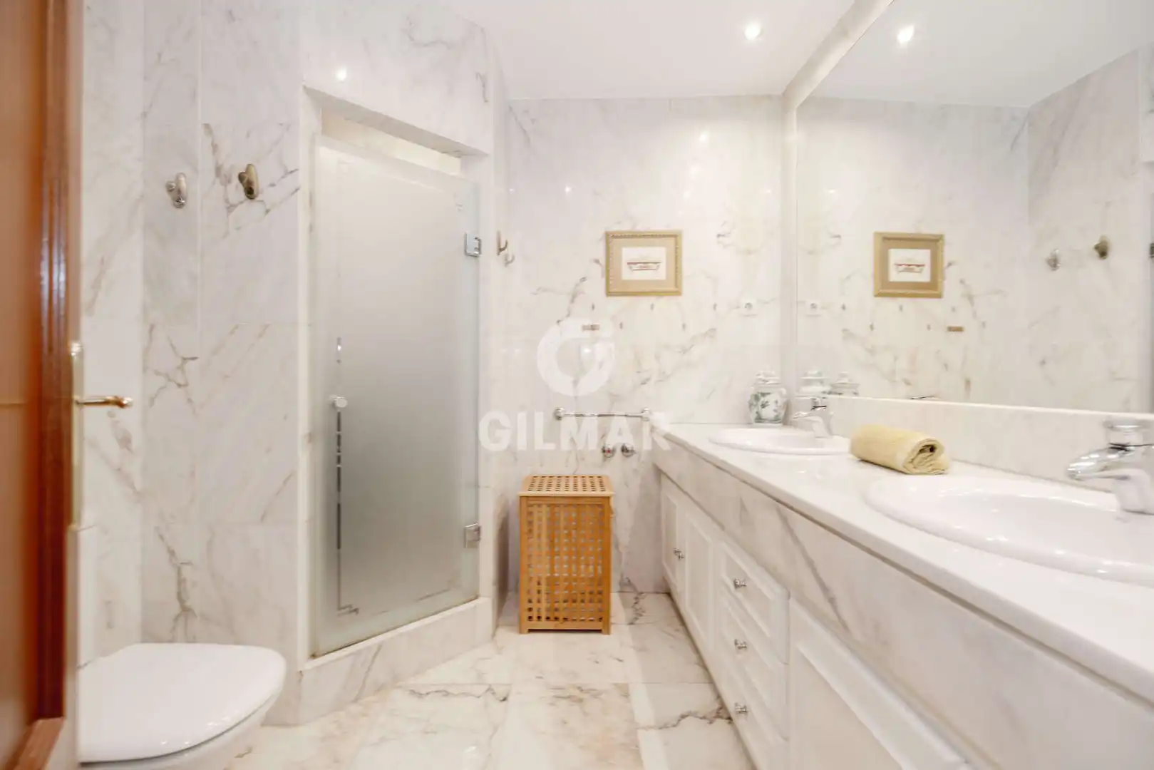 Bathroom of Apartments for sale in Estepona  with Heating and Swimming Pool