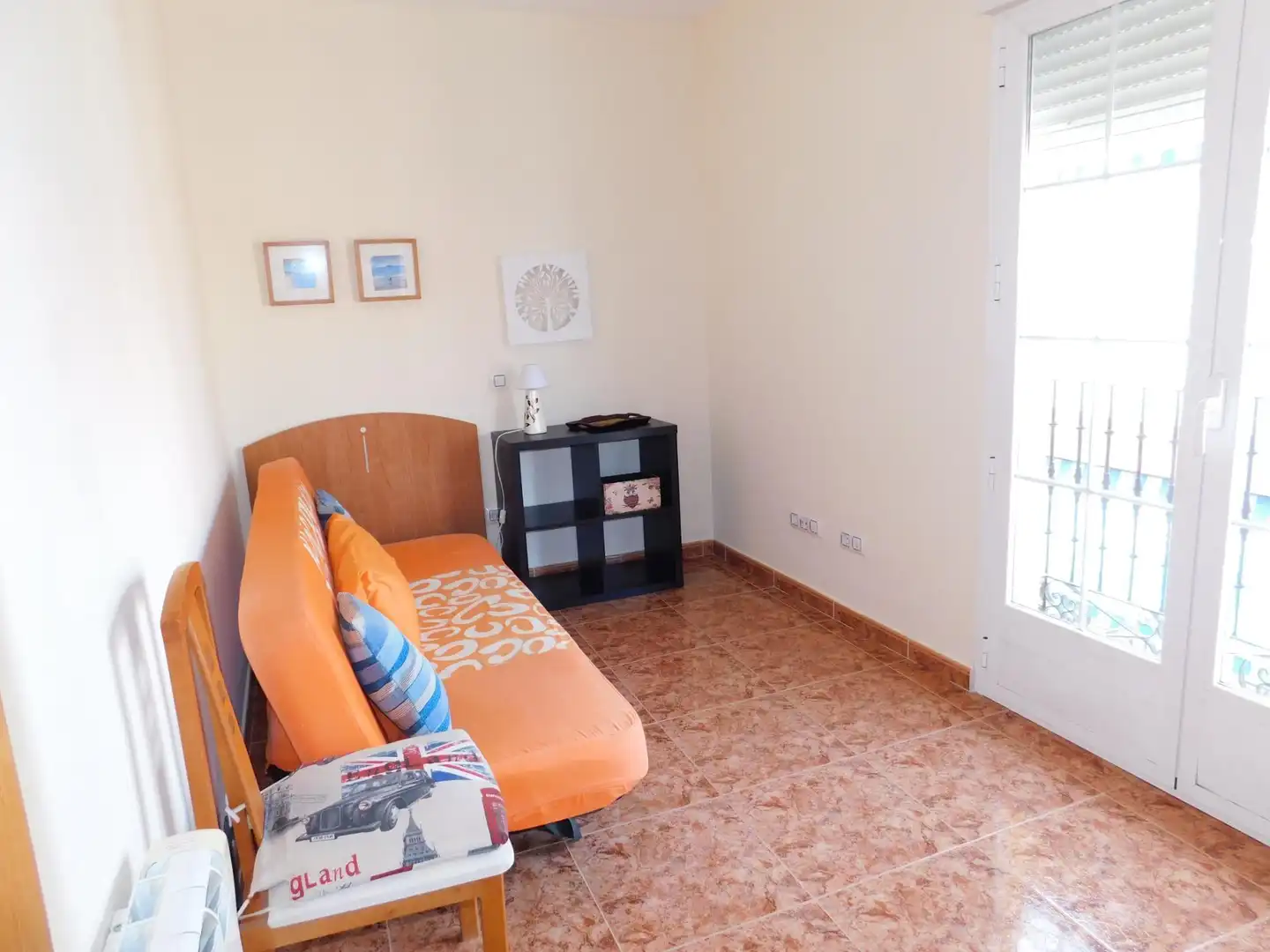 Living room of Flat for rent in Illescas  with Air Conditioner, Heating and Furnished