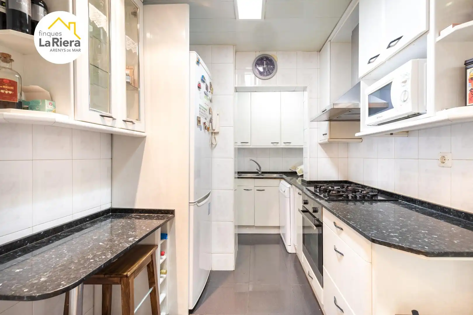 Küche von Wohnung zum Verkauf in Arenys de Mar mit Klimaanlage, Terrasse und Alarm