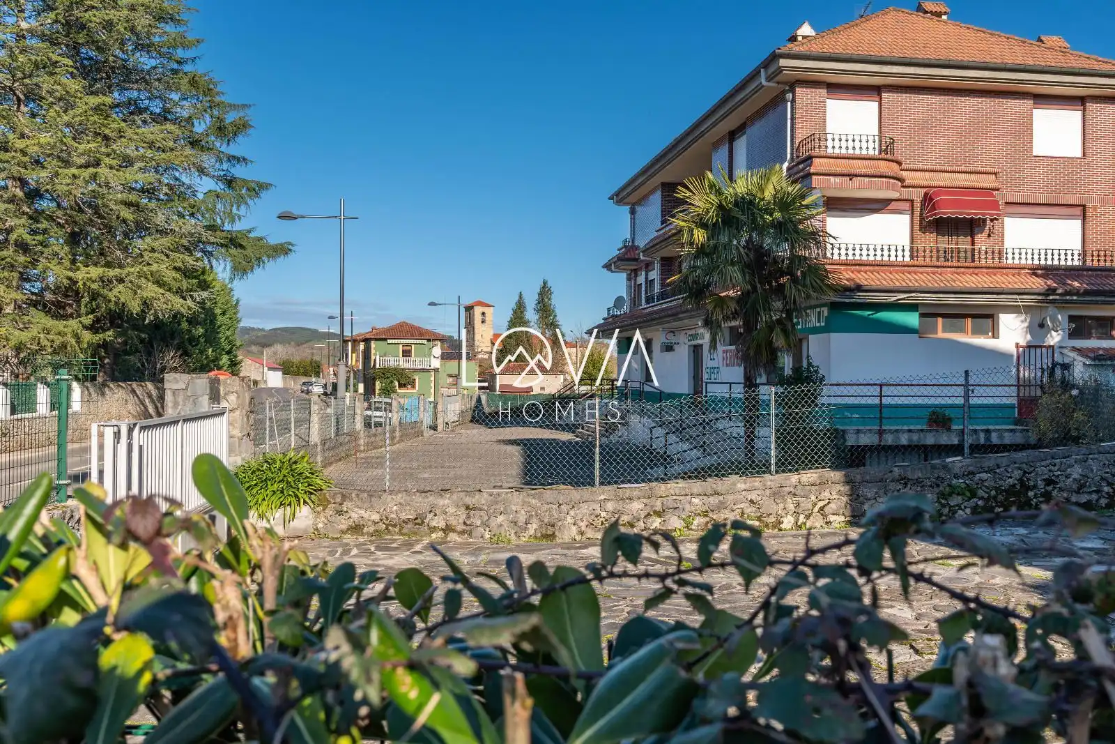Local comercial en venda a La Puente