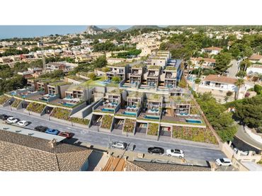 Casa amb balcó en venda a Calle Serra Mariola