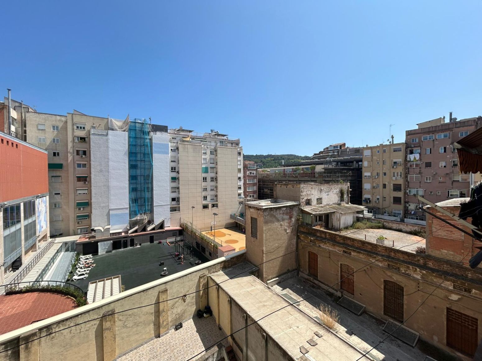 Exterior view of Flat for sale in  Barcelona Capital  with Balcony