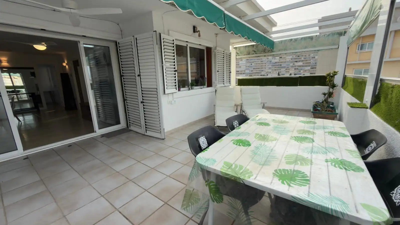 Terrasse von Wohnung zum Verkauf in Alicante / Alacant mit Klimaanlage, Heizung und Privatgarten