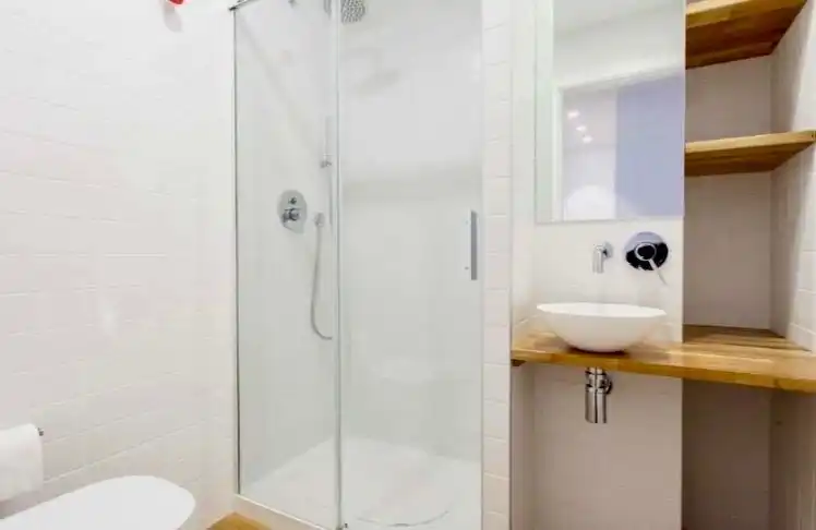 Badezimmer von Dachboden zur Miete in Alicante / Alacant mit Klimaanlage, Heizung und Möbliert