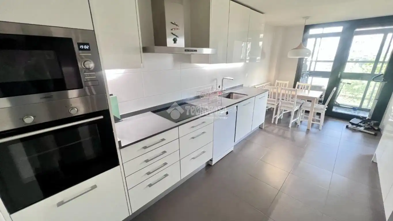 Cocina de Piso en venta en Alcalá de Henares con Terraza