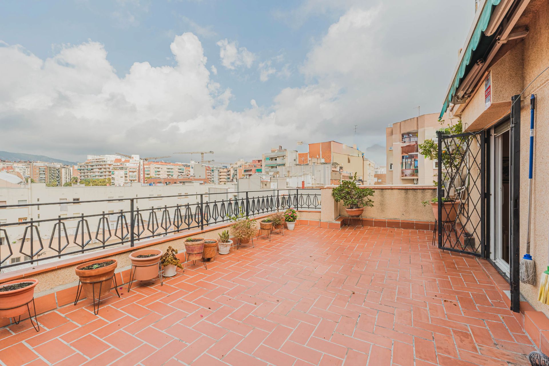 Terrassa de Àtic en venda en L'Hospitalet de Llobregat amb Aire condicionat, Calefacció i Parquet