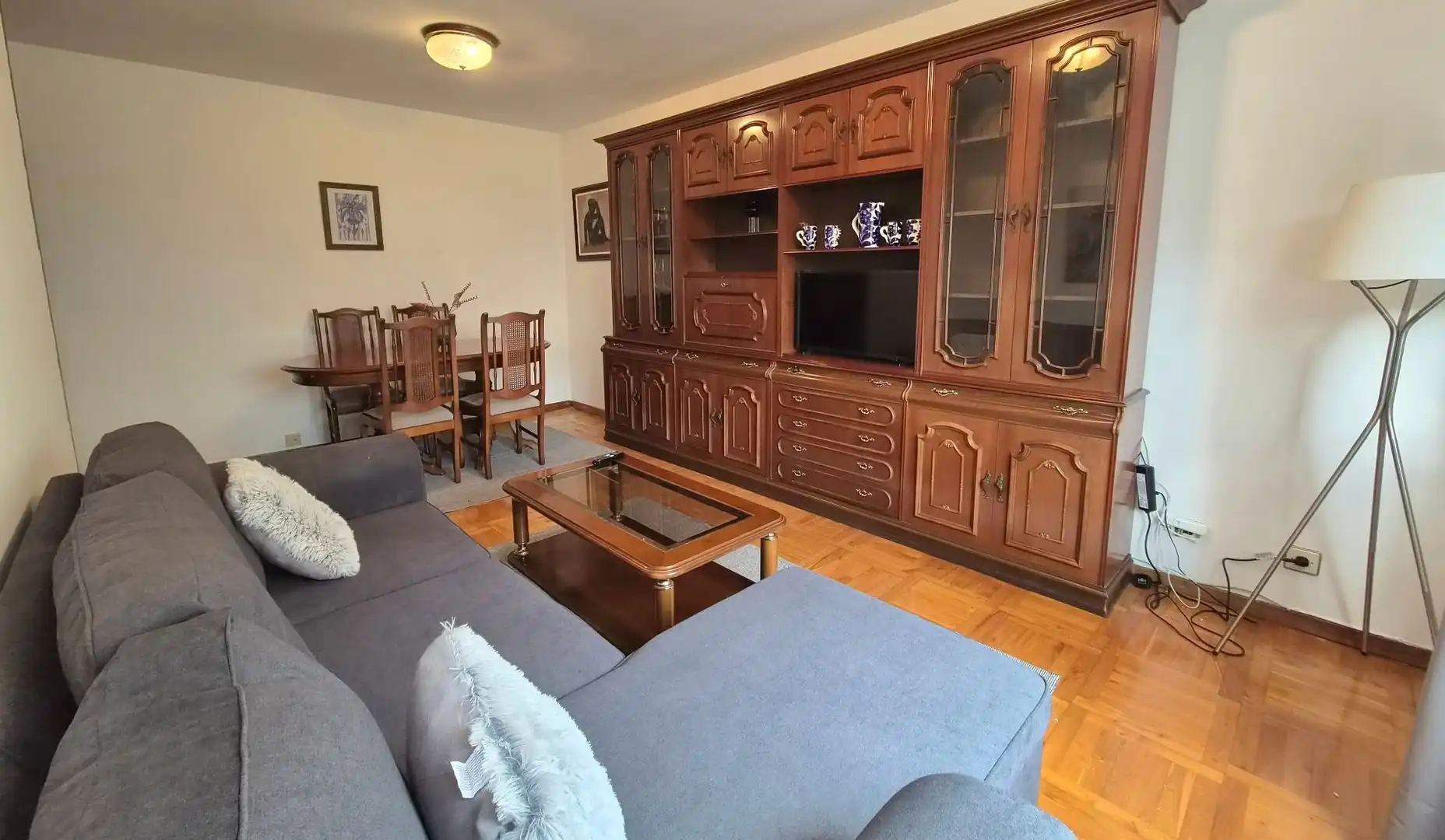 Sala d'estar de Pis de lloguer en Carreño amb Calefacció