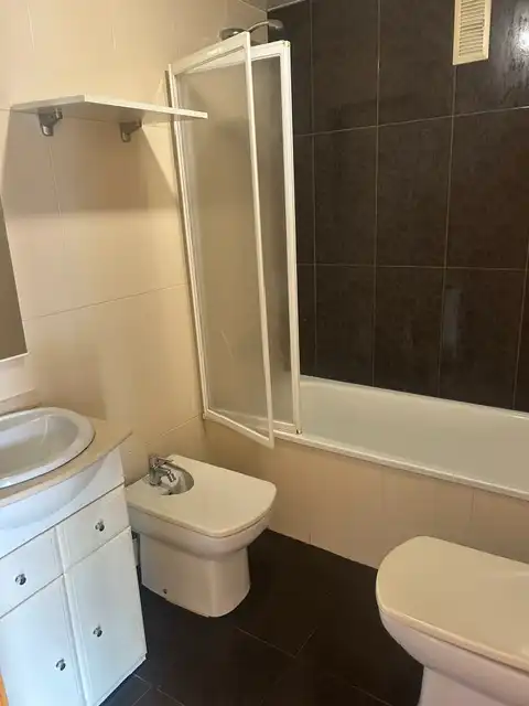Badezimmer von Wohnungen zur Miete in Vinaròs mit Klimaanlage, Heizung und Terrasse