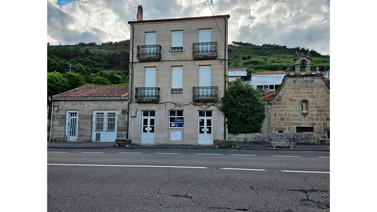 Exterior view of Premises for sale in Cenlle