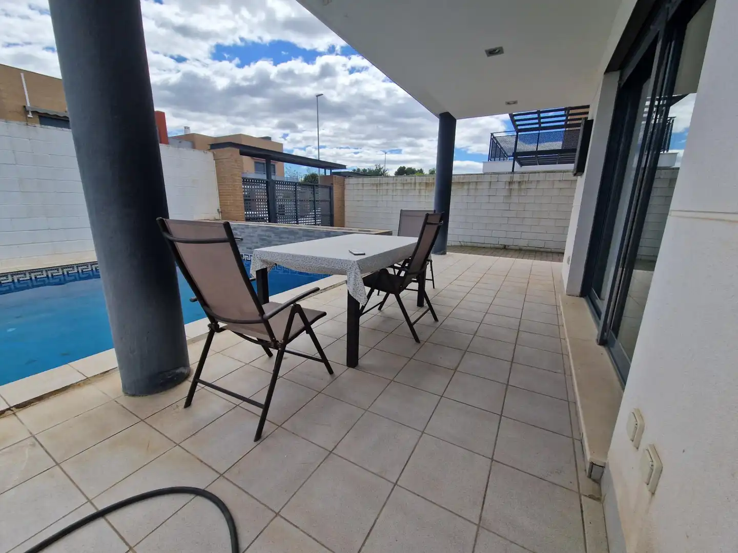 Terrassa de Casa adosada en venda en La Pobla de Vallbona amb Aire condicionat, Calefacció i Jardí privat