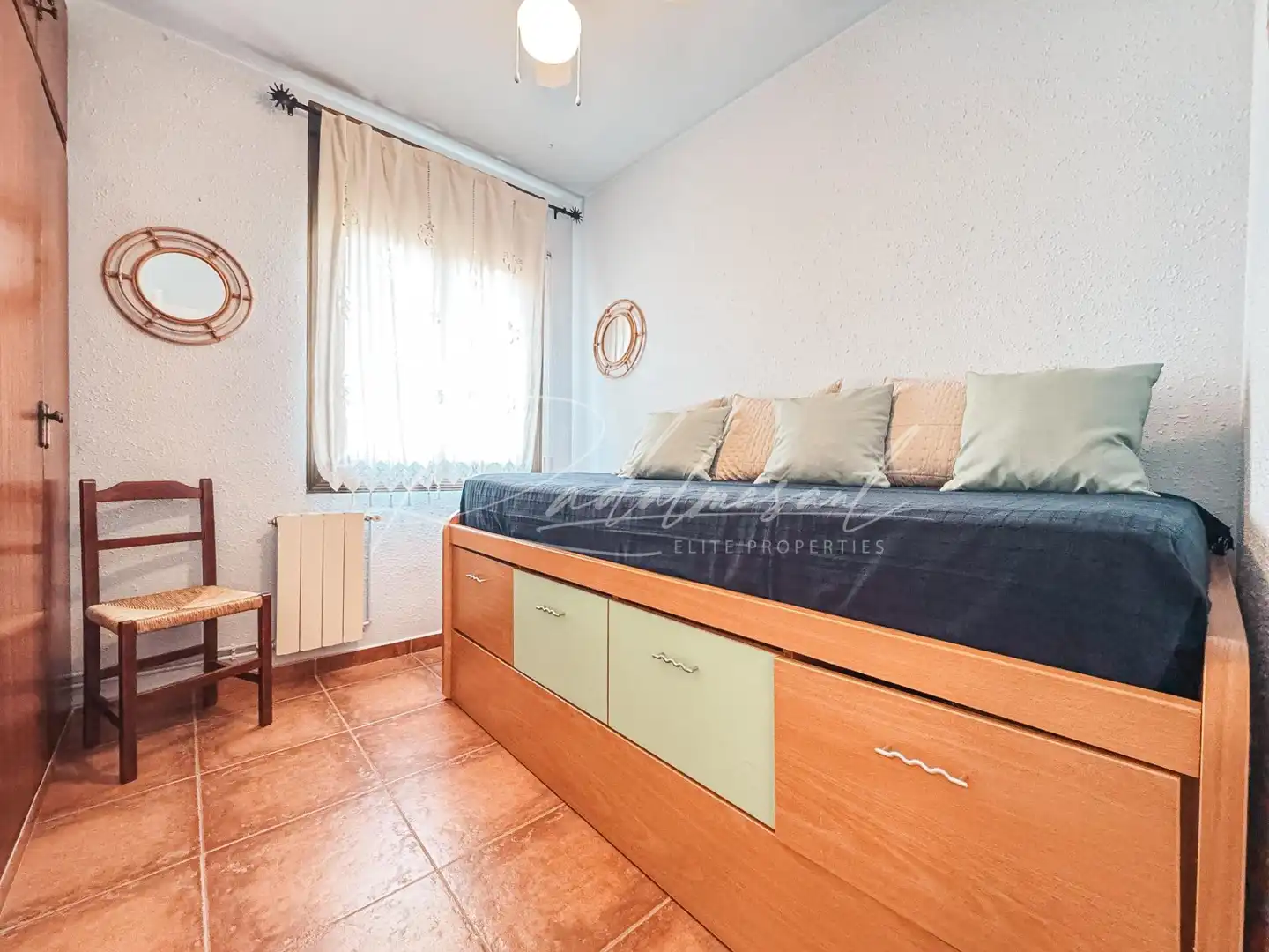 Schlafzimmer von Einfamilien-Reihenhaus zum Verkauf in Cambrils mit Klimaanlage, Heizung und Privatgarten