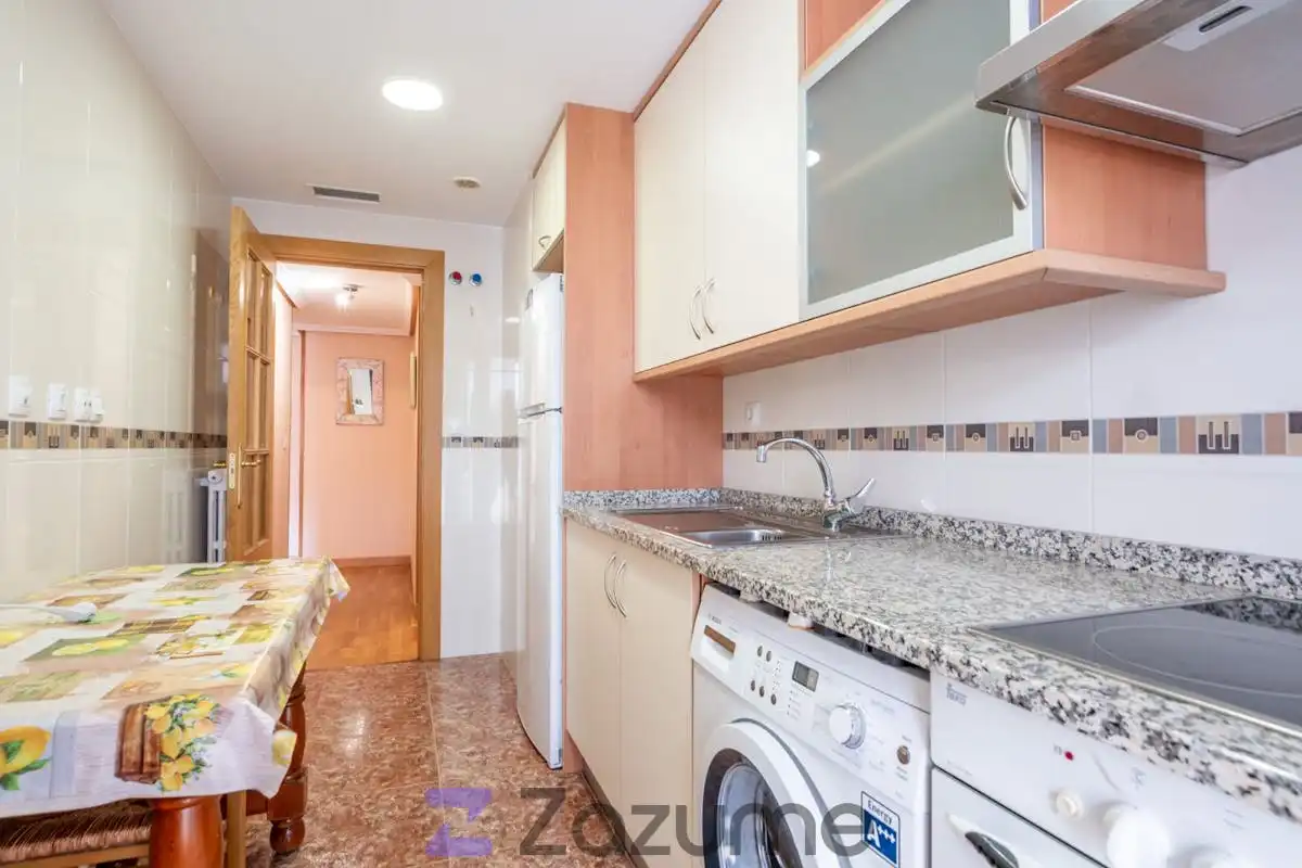 Küche von Wohnung zur Miete in Zaragoza mit Klimaanlage, Heizung und Parkett