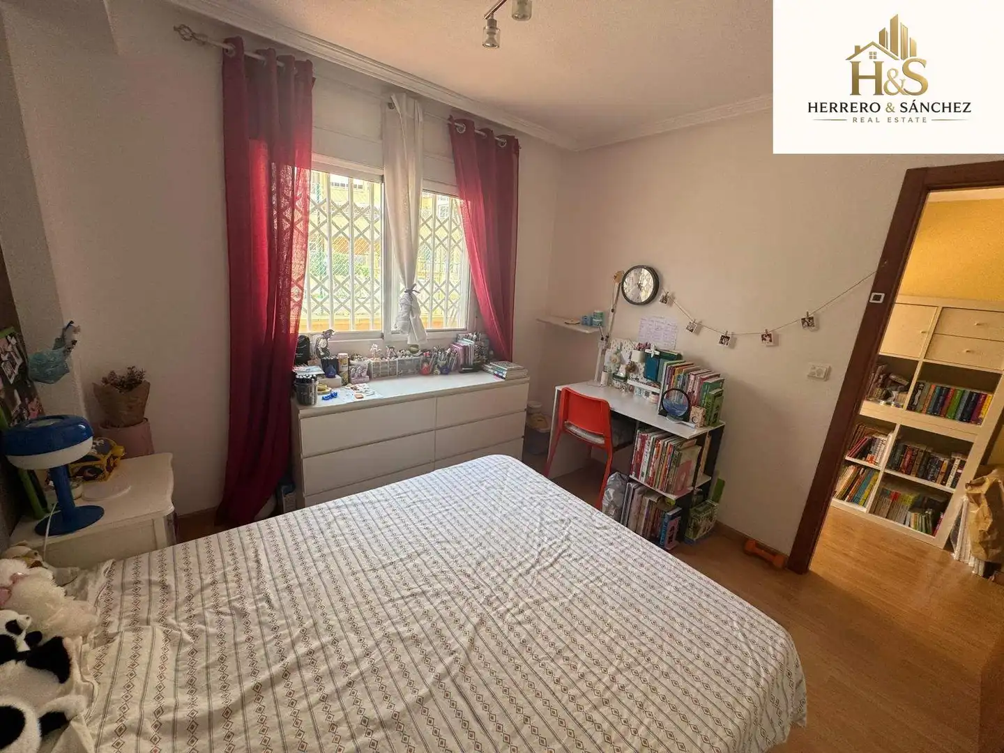 Bedroom of Houses for sale in Alicante / Alacant  with Air Conditioner, Heating and Private garden