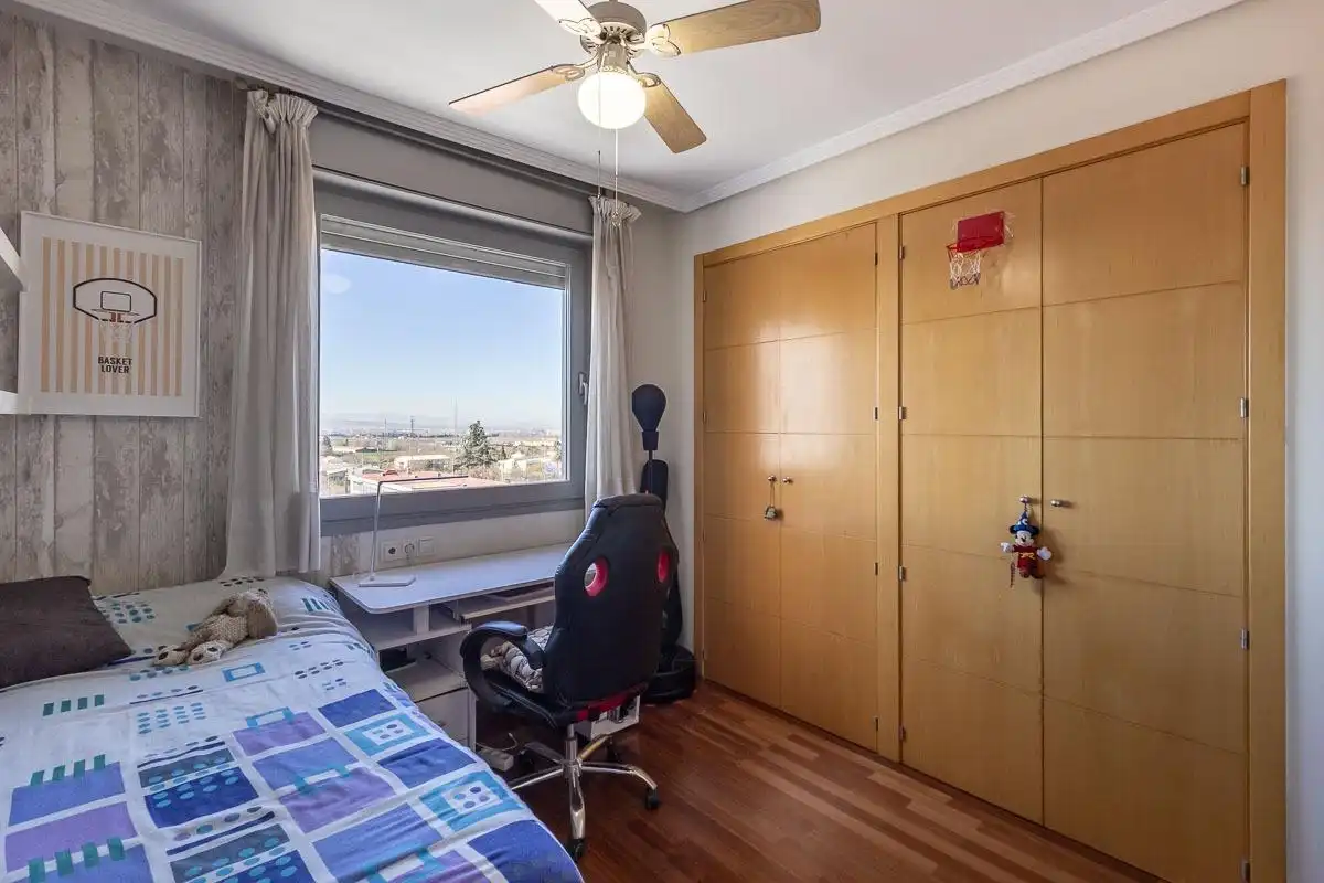 Habitación de Piso en venta en Granada con Aire acondicionado y Calefacción