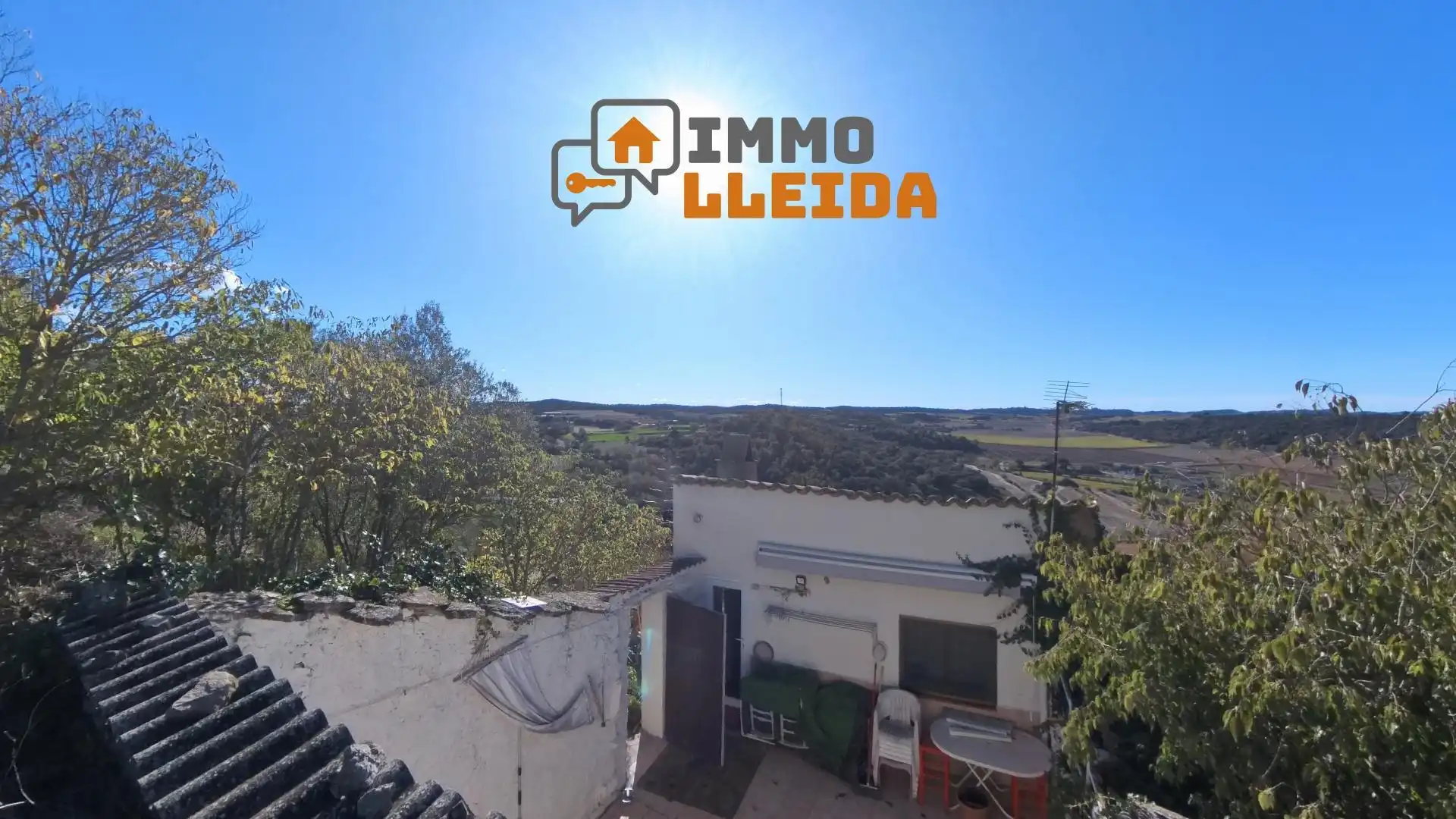 Vista exterior de Casa adosada en venda en Artesa de Segre amb Calefacció, Terrassa i Traster