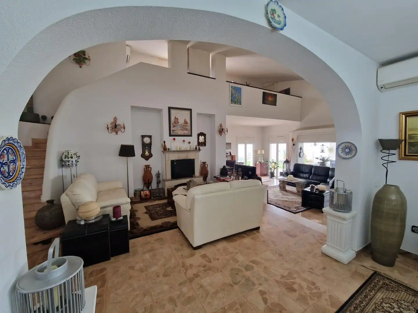 Sala d'estar de Casa o xalet en venda en Mont-roig del Camp amb Aire condicionat, Jardí privat i Terrassa