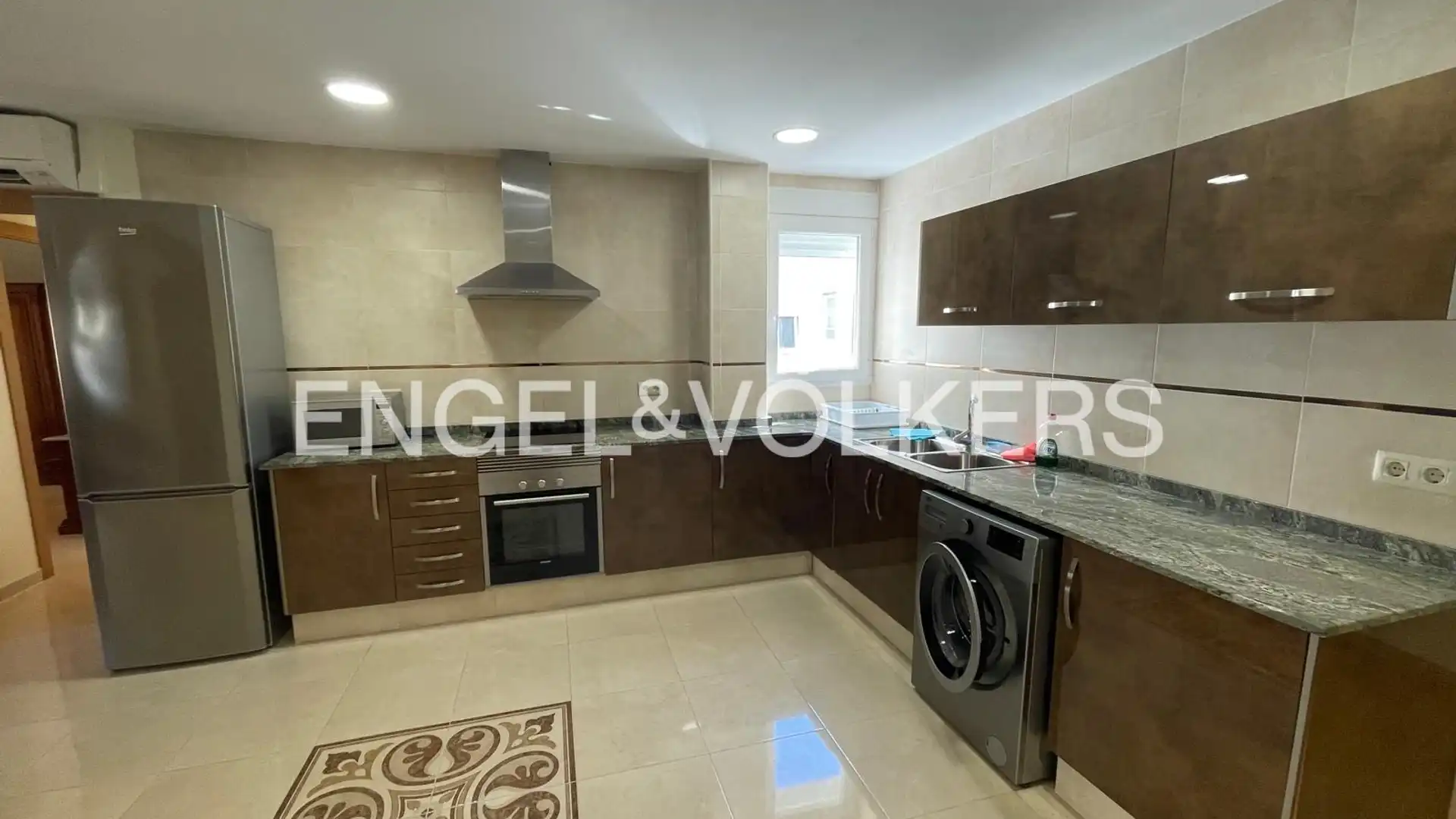 Cocina de Piso de alquiler en  Valencia Capital con Aire acondicionado y Calefacción