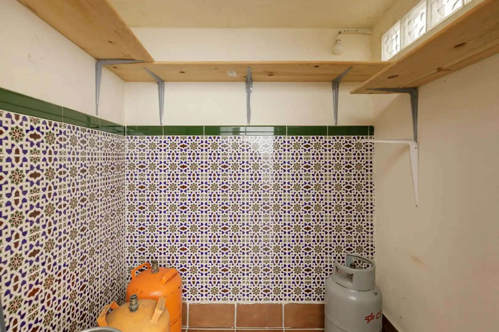 Kitchen of Flat for sale in Armilla  with Air Conditioner, Heating and Storage room